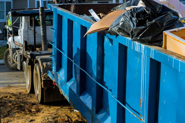 Best Furniture Removal  in Fowlerville, MI